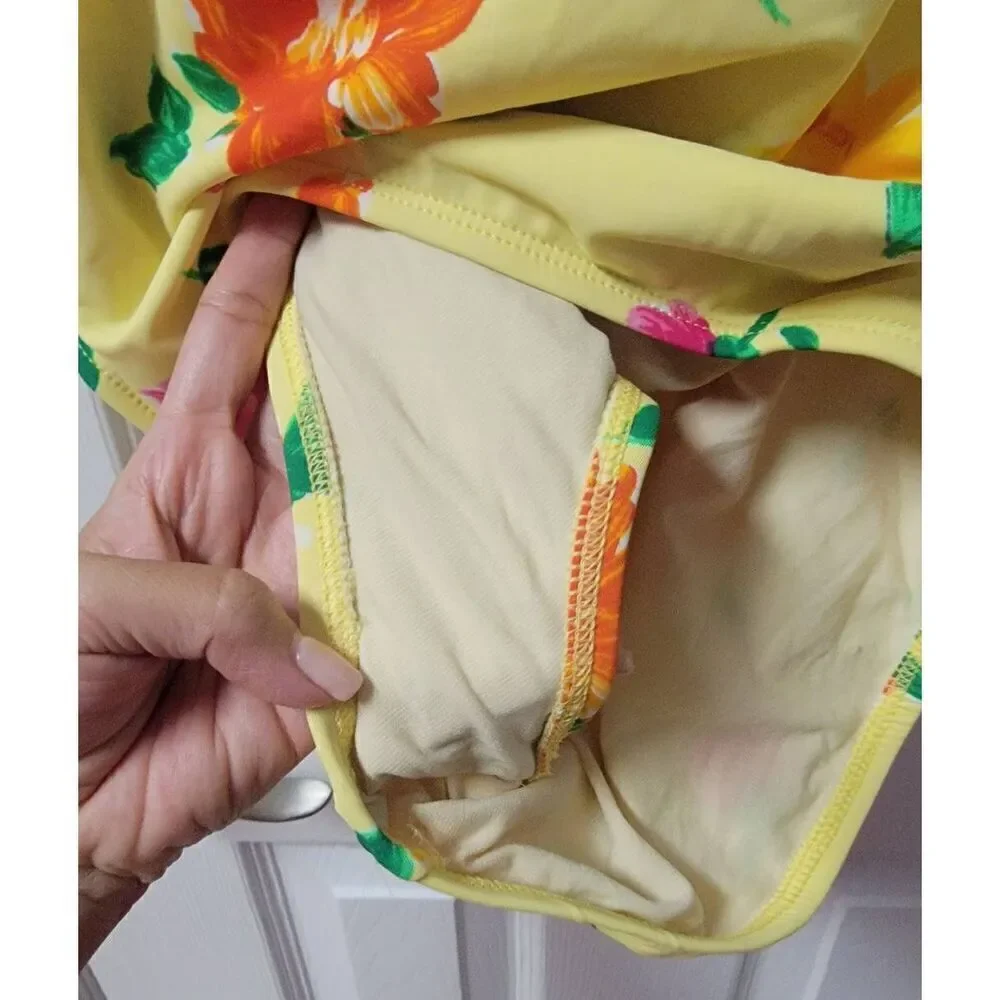 90's La Blanca Floral Yellow Onepiece Swimsuit 12